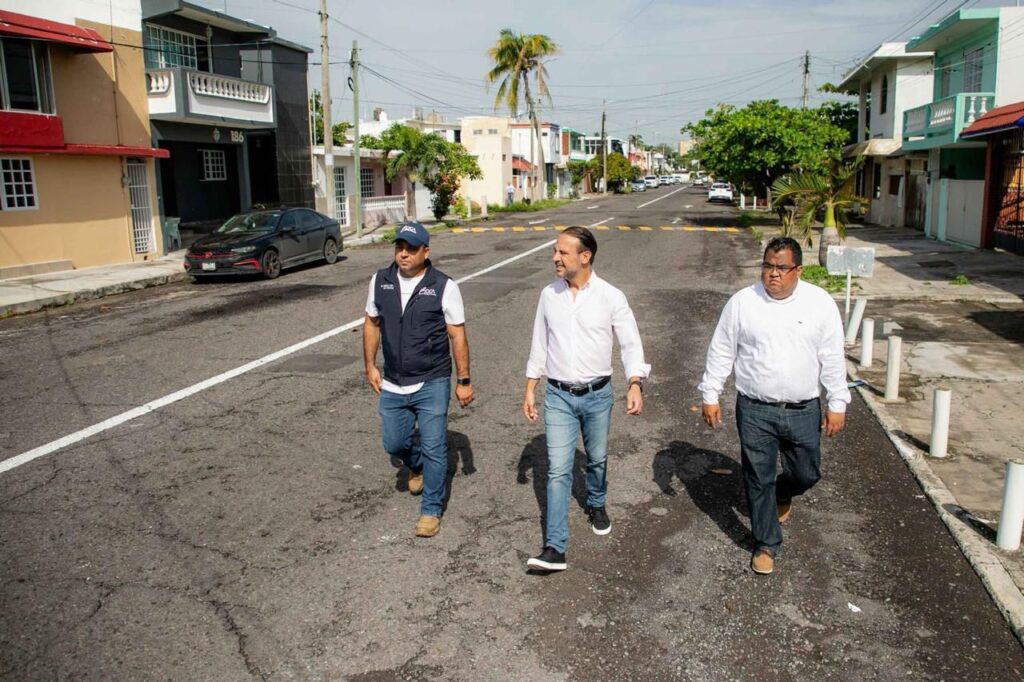ANUNCIA ALCALDE JM UNÁNUE LA PAVIMENTACIÓN DE LA CALLE MAR MEDITERRÁNEO EN EL FRACC. COSTA VERDE