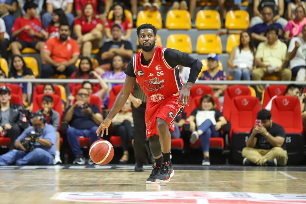 HALCONES ROJOS REMONTA Y GANA A PANTERAS EN EL ABJ