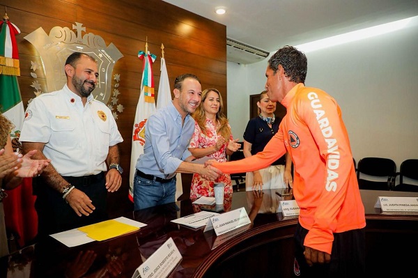 RECONOCE ALCALDE JM UNÁNUE A PERSONAL MUNICIPAL EN EL MARCO DEL DÍA NACIONAL DE PROTECCIÓN CIVIL
