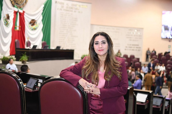 ANILÚ INGRAM SIEMPRE SIRVIENDO A LOS VERACRUZANOS