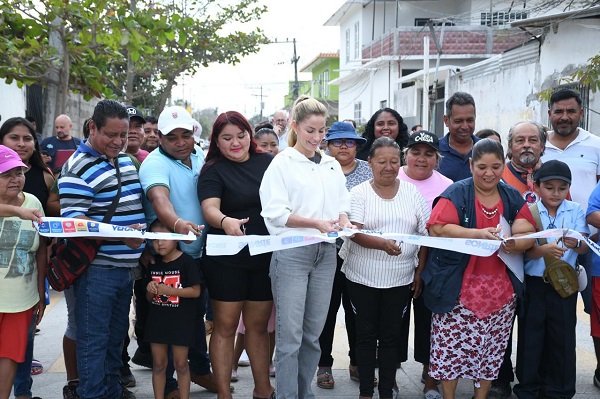INAUGURA LA ALCALDESA PATY LOBEIRA OBRA DE REHABILITACIÓN CON CONCRETO HIDRÁULICO EN LOS PREDIOS