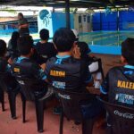 INSPIRAN A NADADORES DE ACUÁTICA TRIRACING CON CHARLA MOTIVACIONAL