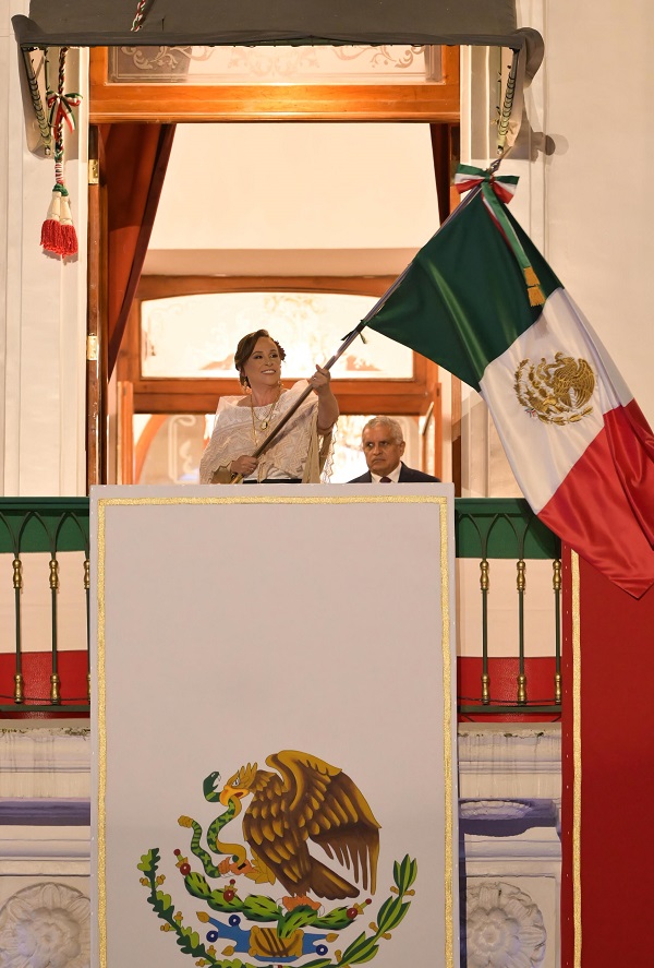 ROCÍO NAHLE HACE HISTORIA AL DAR EL GRITO DE INDEPENDENCIA COMO PRIMERA GOBERNADORA DE VERACRUZ