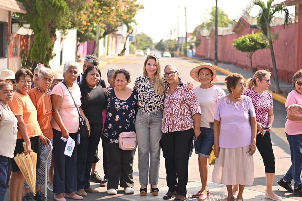 INAUGURA LA ALCALDESA PATY LOBEIRA LA OBRA DE REHABILITACIÓN INTEGRAL DE LA CALLE PLAYA DEL REY EN LA COLONIA PLAYA LINDA
