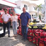 ENTREGA PATY LOBEIRA EQUIPOS DE PROTECCIÓN AL CUERPO DE BOMBEROS DE VERACRUZ
