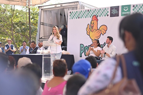 ARRANCA PATY LOBEIRA EL PROGRAMA “POLLOTÓN: PA’TI, PA’TODOS” EN EL FRACC. LA HERRADURA