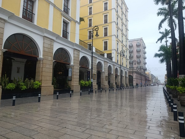 CENTRO HISTÓRICO DE VERACRUZ EN PERFECTAS CONDICIONES TRAS FUERTE AGUACERO