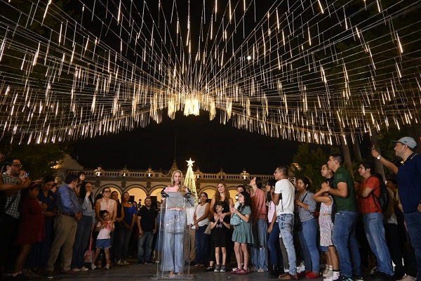 YA ENCENDIMOS LA NAVIDAD EN NUESTRO RECIÉN RENOVADO CENTRO HISTÓRICO: PATY LOBEIRA