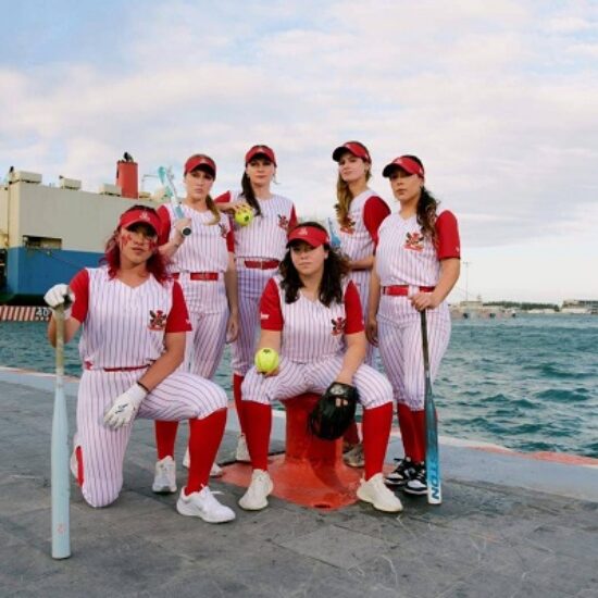 PRESENTA EL ÁGUILA SOFTBOL  SUS UNIFORMES 2026