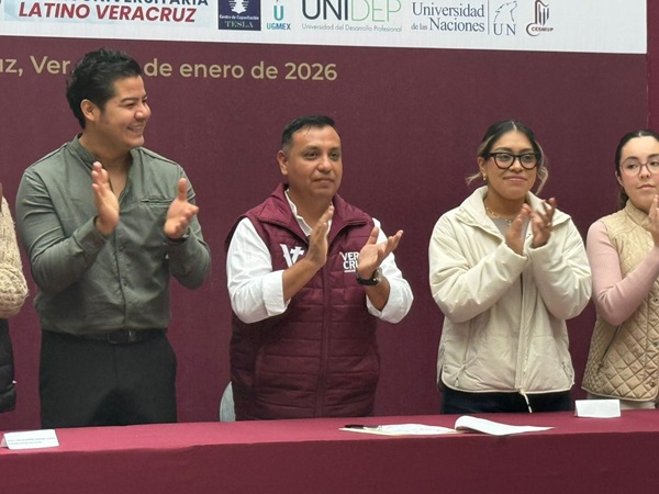 APOYARAN A ESTUDIANTES CON BECAS PARA QUE CONTINÚEN SUS ESTUDIOS UNIVERSITARIOS