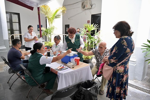 INSTALAN MÓDULO DE VACUNACIÓN GRATUITA EN EL EDIFICIO TRIGUEROS