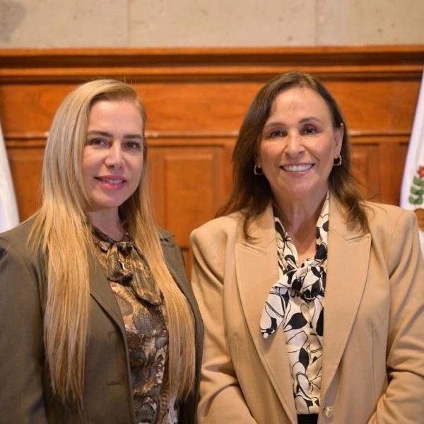 RECIBE ALCALDESA DE SOLEDAD DEUDAS REZAGADAS