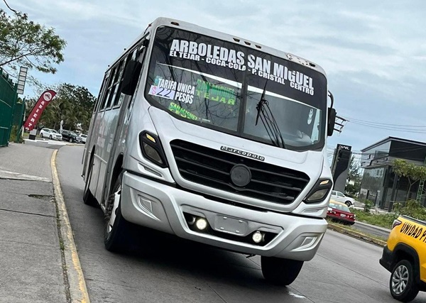 ALUMNOS DE LA UV RECHAZAN EL AUMENTO AL TRANSPORTE, NO ESTÁ JUSTIFICADO