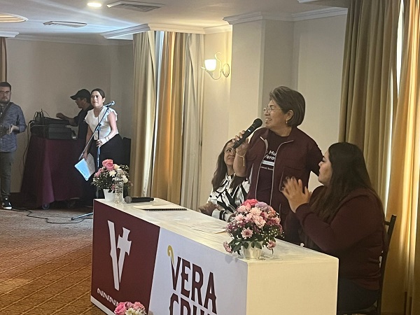 CELEBRA ALCALDESA DE VERACRUZ REGRESO DE CRUCEROS PARA ESTE AÑO