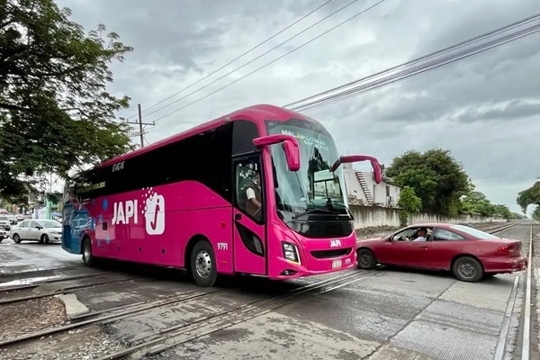 SUSPENDE TRANSPORTE FORÁNEO CORRIDAS EN VERACRUZ POR BLOQUEOS E INCENDIOS EN CARRETERAS