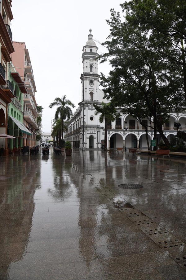 DEJA FRENTE FRÍO 32, LLUVIAS Y FRÍO EN LA CIUDAD DE VERACRUZ