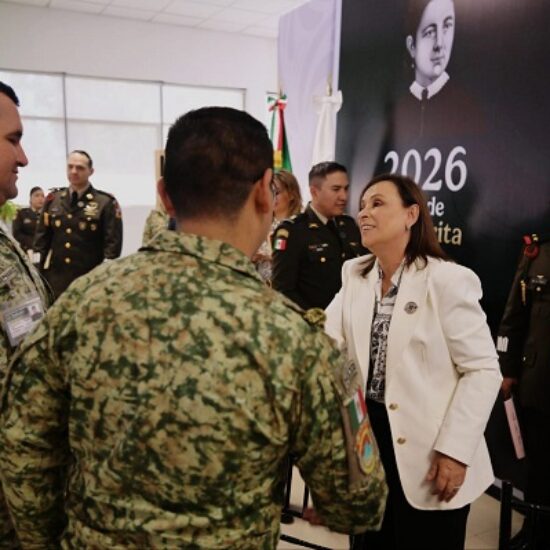 RECONOCE ROCÍO NAHLE RESPALDO DEL EJÉRCITO MEXICANO A FAMILIAS VERACRUZANAS DURANTE CONTINGENCIA
