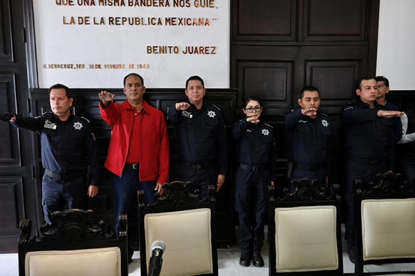 IMPULSA AYUNTAMIENTO DE VERACRUZ PROFESIONALIZACIÓN DE ELEMENTOS POLICIACOS