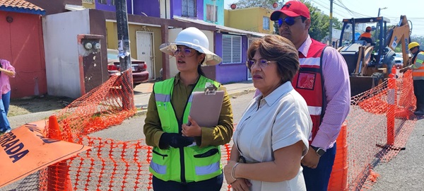 SUPERVISA ALCALDESA DE VERACRUZ AVANCES DEL PROGRAMA MUNICIPAL DE BACHEO EN ZONA NORTE