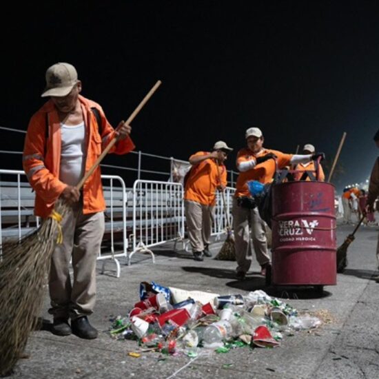 RECOLECTA AYUNTAMIENTO DE VERACRUZ 273 TONELADAS DE DESECHOS EN ZONA DEL CARNAVAL