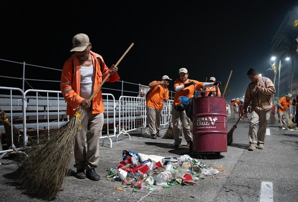 RECOLECTA AYUNTAMIENTO DE VERACRUZ 273 TONELADAS DE DESECHOS EN ZONA DEL CARNAVAL