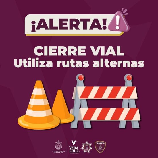 CIERRAN VIALIDADES POR RETIRO DE POSTE DE LUZ EN LAS ANTILLAS