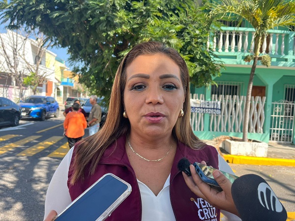 DIRECTORA DEL INSTITUTO MUNICIPAL DE LA MUJER EN VERACRUZ ANUNCIA EL PROGRAMA RED PÚRPURA