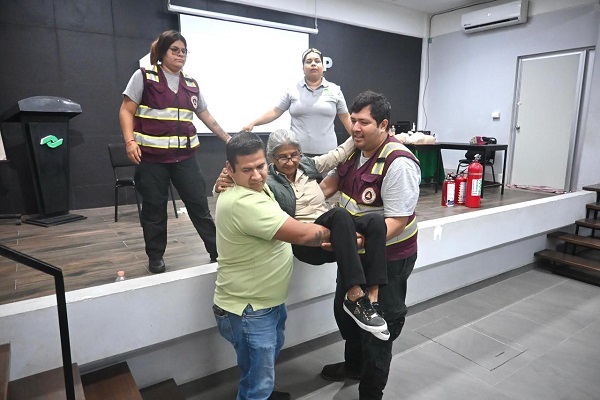 FORTALECE AYUNTAMIENTO DE VERACRUZ CULTURA DE LA PREVENCIÓN EN PLANTELES EDUCATIVOS