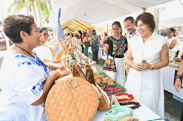 IMPULSAN ECONOMÍA LOCAL EN CIUDAD DE VERACRUZ CON EL “ENCUENTRO JAROCHO EMPRENDEDOR: RAÍCES DEL ARTE”