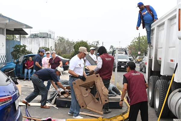 RECOLECTA AYUNTAMIENTO DE VERACRUZ 153 TONELADAS DE DESECHOS EN DOMINGO DE DESCACHARRIZACIÓN EN GEO LOS PINOS