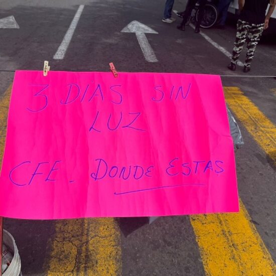 CUMPLEN TRES DIAS SIN ENERGIA ELECTRICA VARIAS COLONIAS EN VERACRUZ
