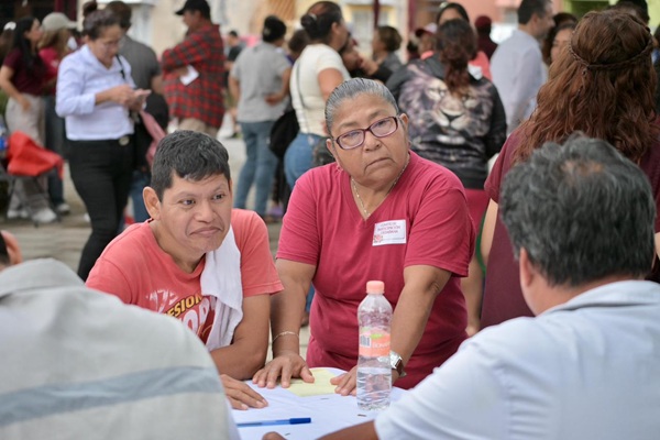 CUMPLE AYUNTAMIENTO DE VERACRUZ CON ACCIONES REALES A CIUDADANÍA EN LOMAS DE RÍO MEDIO