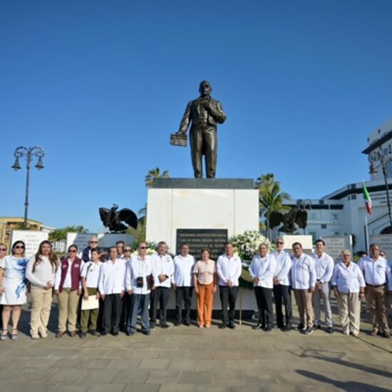 CONMEMORA AYUNTAMIENTO DE VERACRUZ EL LEGADO DE BENITO JUÁREZ A 220 AÑOS DE SU NATALICIO