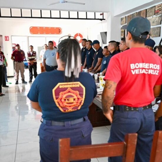 CAPACITA AYUNTAMIENTO DE VERACRUZ A CUERPOS DE EMERGENCIA