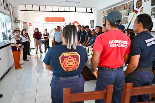 CAPACITA AYUNTAMIENTO DE VERACRUZ A CUERPOS DE EMERGENCIA