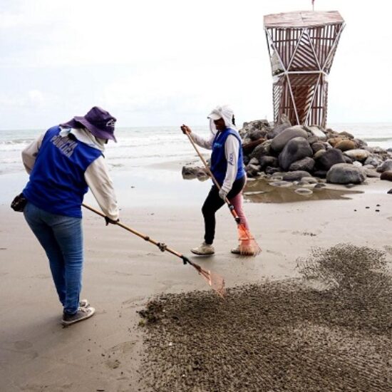 TRABAJO ARDUO Y PERMANENTE DE LIMPIEZA Y MANTENIMIENTO EN ZONA DE PLAYAS Y BULEVARES: ALCALDESA MARYJOSE GAMBOA
