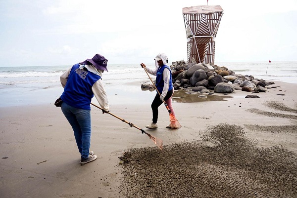 TRABAJO ARDUO Y PERMANENTE DE LIMPIEZA Y MANTENIMIENTO EN ZONA DE PLAYAS Y BULEVARES: ALCALDESA MARYJOSE GAMBOA