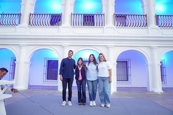 BOCA DEL RÍO SE ILUMINA DE AZUL POR LA CONCIENTIZACIÓN SOBRE EL AUTISMO