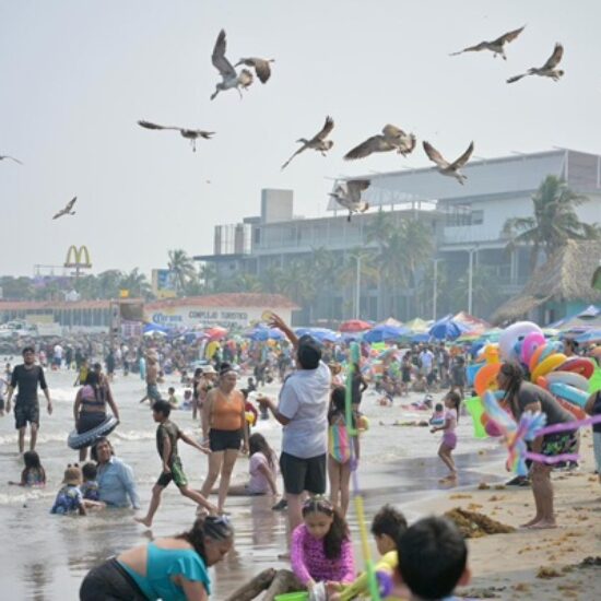 REFUERZA AYUNTAMIENTO DE VERACRUZ SEGURIDAD EN PLAYAS DURANTE SEMANA SANTA