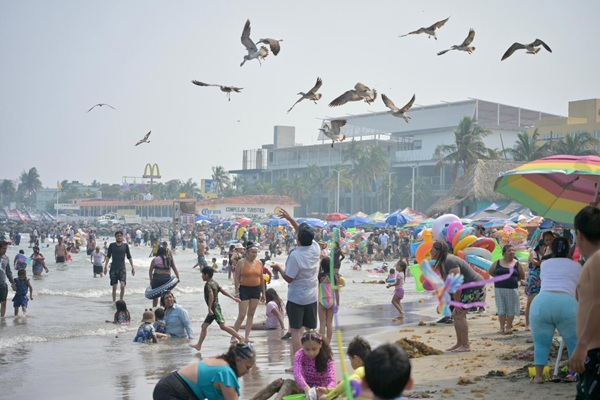 REFUERZA AYUNTAMIENTO DE VERACRUZ SEGURIDAD EN PLAYAS DURANTE SEMANA SANTA