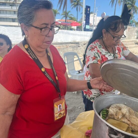 SOLECITO PONE VENTA DE ALIMENTO EN PLAYA DE VILLA DEL MAR