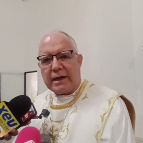 CELEBRA IGLESIA CATÓLICA PARTICIPACIÓN DE FELIGRESES EN SUS ACTIVIDADES