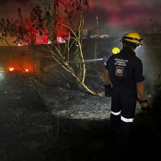 ATIENDE PC MUNICIPAL DE VERACRUZ AFECTACIONES POR PASO DE FRENTE FRÍO 43