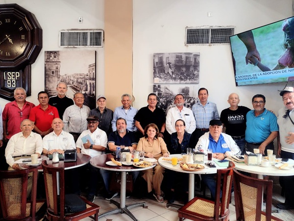 PENSIONADOS SE MANIFIESTAN CONTRA RETROACTIVIDAD DE LA REFORMA A LA LEY CONTRA LAS PENSIONES DORADAS