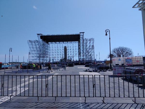 EMPIEZAN A MONTAR ESCENARIO PARA PRESENTACIÓN DE MARTIN GARRIX EN VERACRUZ