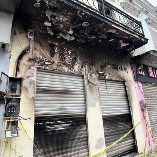 LOCAL COMERCIAL EN CENTRO DE LA CIUDAD QUEDO HECHO CENIZAS