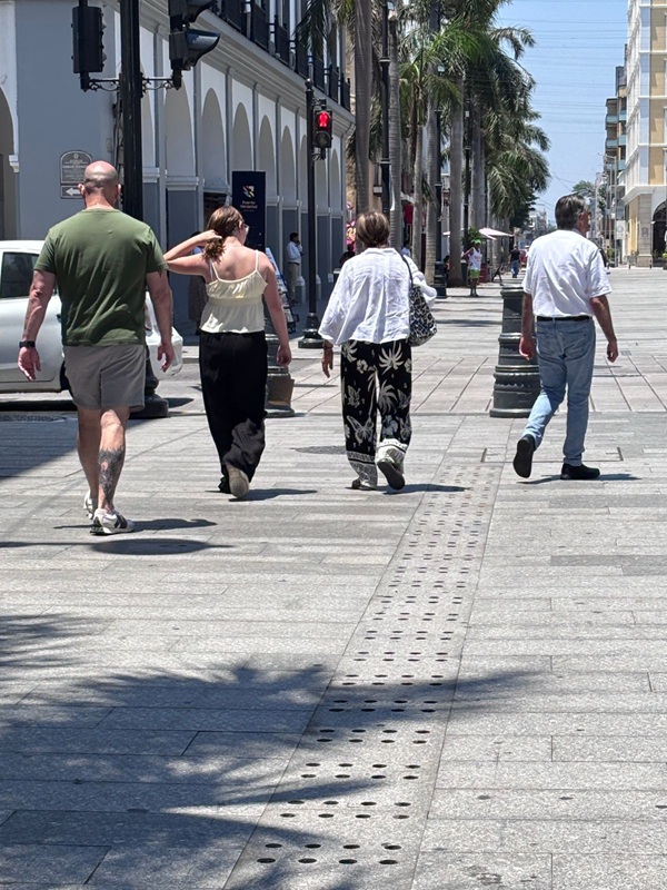 EXHORTA ALCALDESA DE VERACRUZ A CUIDARSE ANTE OLA DE CALOR