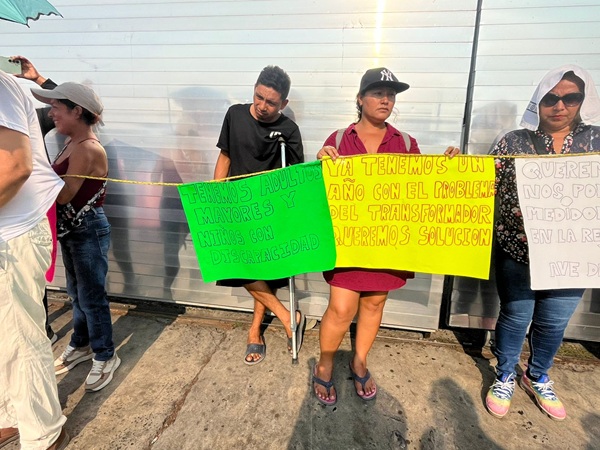 VECINOS DE LA RESERVA TARMOYA SE MANIFIESTAN POR LA FALTA DE ENERGÍA ELÉCTRICA