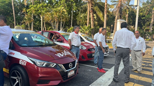 CON MARCHA PACIFICA TAXISTAS CONMEMORAN EL DÍA DEL TRABAJO, PIDEN SEGURIDAD, OPERATIVOS Y BACHEO