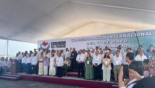 218 REPRESENTACIONES SINDICALES SE REUNEN EN LA MACROPLAZA PARA CONMEMORAR EL DÍA DEL TRABAJO